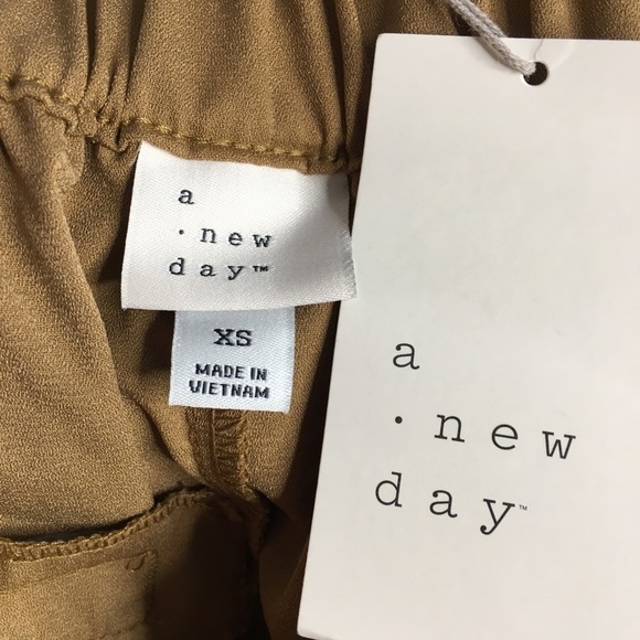 A New Day Brown High Rise Shorts Neutral Tie Detail Pockets XS Extra Small - Picture 4 of 16